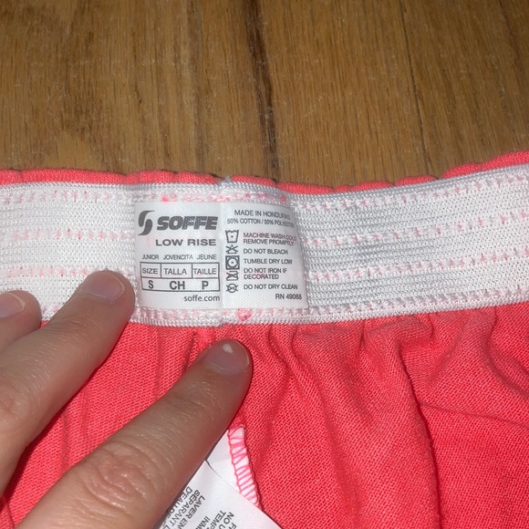 Pink soffe shorts - Picture 2 of 2